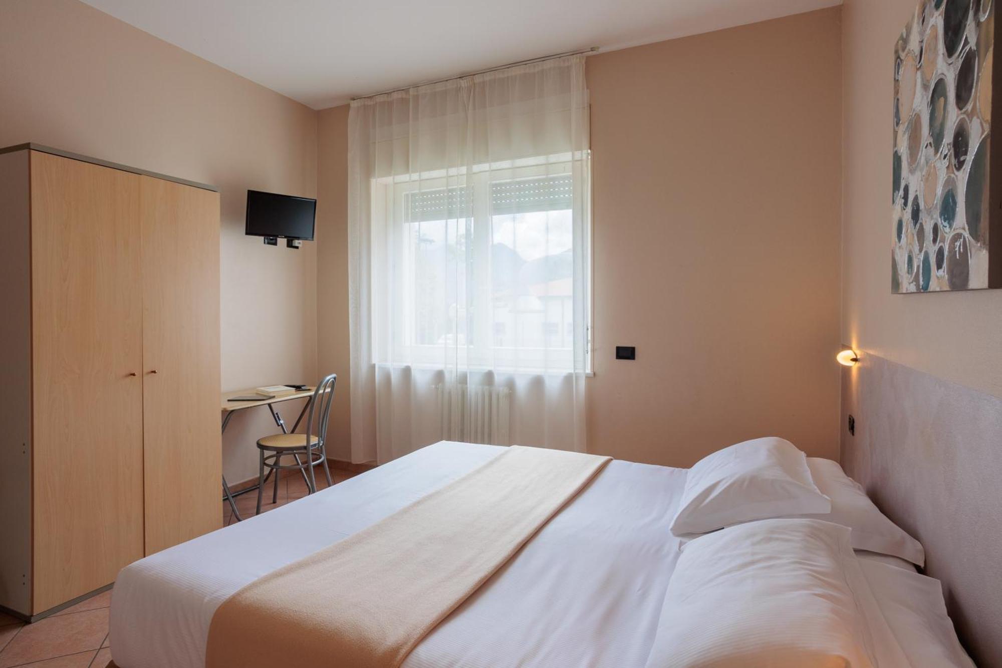 Bed and Breakfast Al Centro Verbania Esterno foto
